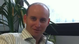 אמוץ גרינברג ז"ל היה חוקר ברשות ני"ע