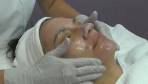 החברה שגובה כסף, אבל לא מקיימת את שהבטיחה