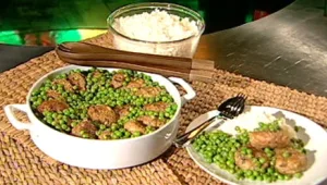 קציצות עוף עם כרובית ואפונה