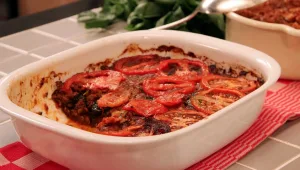 מתכון למוסקה • מאפה חצילים, בשר ועגבניות