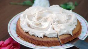 מתכון לעוגת תפוחים עם קרם שקדים