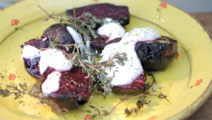 מתכון לסלק צלוי בתנור עם יוגורט