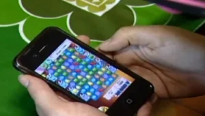 קראש בקנדי: המלך הוא עירום ומתכווץ