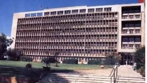 "לא לפגוע בעובדים שנשארים עם ילדיהם"