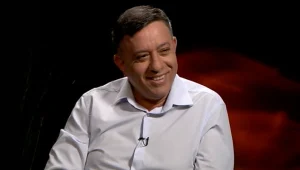 אינטימי: "לא מרשה לעצמי להיעלב ממתחרה פוליטי"