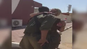"סיפור שלא קורה בכל יום": משרתים באותו בסיס - וגילו שהם אחים