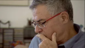 האם רופאים ועורכי דין מסתירים מבתי המשפט מידע על רשלנות?