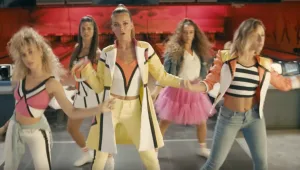 אני פרחה? הפסטיגל מצנזר את מילות הלהיט של עפרה חזה