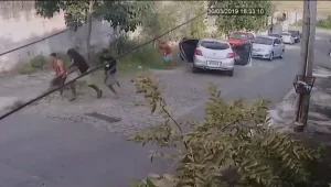 מקסיקו: נהג השמיע קולות ירי מוקלטים - והשודדים נמלטו • צפו