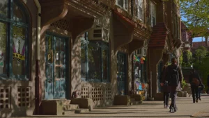 חשד לפשע שנאה בניו יורק: צעיר נדקר בדרך לבית כנסת; מצבו קשה