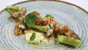 פאקוס צלוי עם קראמבל שקדי טלה של נאור ויינרב