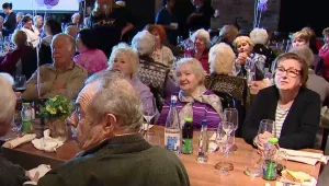 נס גדול: המתנדבות שארגנו ארוחת חנוכה חגיגית לניצולי שואה