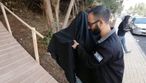 מזהים? הדיירים החדשים נכנסים להסגר בבית המלון