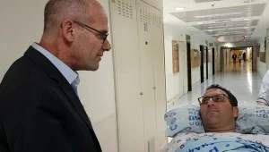 התאונה ב-443: אב המשפחה שאיבד את אשתו ובתו שוחרר מבית החולים