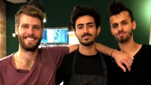 חבריו של דין שנהרג במעלית חזרו למסעדה שהקים: "נמשיך את דרכו"