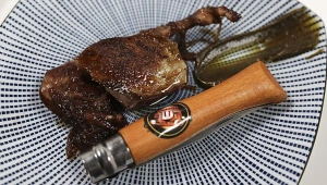 חזה יונה צרוב וסופלה תאנים | המתכון של השף מושיק רוט