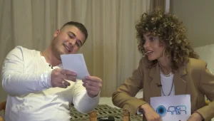 "אין לי פייסבוק, אשתי מחקה לי": כשגדי פגש את האחות הדיגיטלית