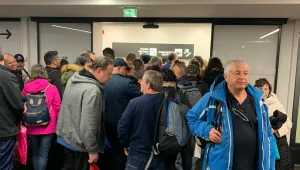 טיסה מווינה לת"א עוכבה: "נוסעים פתחו את דלת החירום ועישנו"