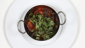 תבשיל עגבניות ובמיה | המתכון של עידן פיינבורג (פנדה)