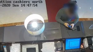 זן חדש של רמאות: גנב פרטי כרטיסי אשראי - ושילם ביישומונים