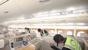 במשך שלוש שעות: כך נראה מבצע חיטוי המטוסים בנתב"ג • תיעוד
