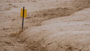 סוף שבוע סוער: חופים באילת הוצפו, זרימה חזקה בנחלים • תיעוד