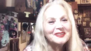 כבר לא שרה ברחובות: מירי אלוני מודאגת מהעתיד