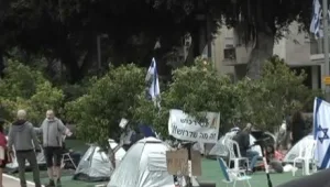 חרף המענקים הכלכליים: נפגעי משבר הקורונה מפגינים בתל אביב