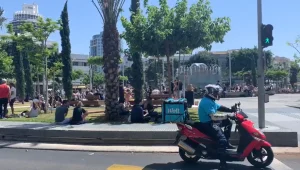 "התרופפות משמעותית במשמעת": המונים בילו בחופי הים • תיעוד
