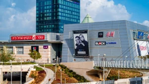 בניגוד להנחיות: חלק מהקניונים נפתחו היום לקהל