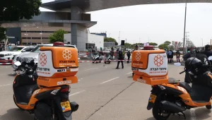 מאבטח נפצע קל מדקירה בביה"ח שיבא; התוקף נורה למוות