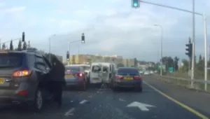 נקלע לתאונה בעקבות מרדף משטרתי – ונדרש לשלם על הנזק לניידת