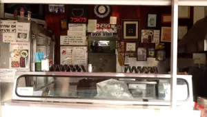 "הפלאפל זה מה שמשאיר את אבא שלי בחיים"