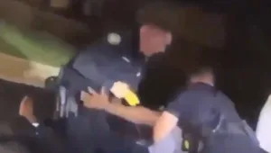 ארה"ב: שוטר ירה למוות בצעיר שחור - המהומות התחדשו