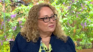 התחתנה עם בעלה של החברה הטובה שלה שנפטרה