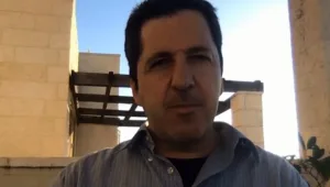 החוקר הישראלי שטוען: "מצאתי איך להפוך את הקורונה לצינון קל"