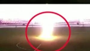 נס במגרש: הכדורגלן ספג פגיעה ישירה מברק - וחזר לחיים • תיעוד