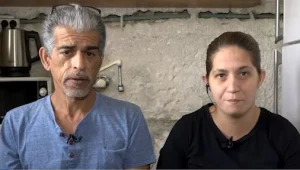 בני הזוג קרסו כלכלית: הילדים חיים ללא מטבח - ומבשלים באמבטיה