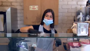 "אבא, אני רוצה לעזור": הנערים שיוצאים לעבוד כדי לסייע להורים
