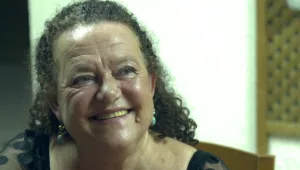"זאת הצלה כלכלית": הזמרים שלא מחכים לפארקים - ומופיעים בבתים