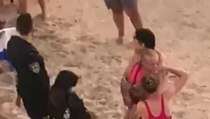 ילדה בת 5 נעלמה מחוף הים, המצילים מצאו אותה 2.5 ק"מ מהחוף