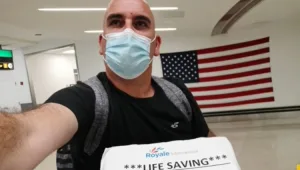 "טסתי במטוסי מטען עם סחורות כדי להעביר את מח העצם"