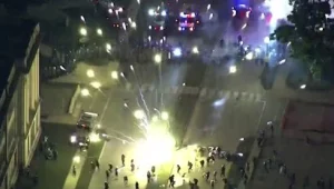 לילה שלישי להתפרעויות בוויסקונסין: מפגינים לבנים ירו בשחורים