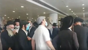בדרך לאומן: מאות חסידי ברסלב נתקעו בנמלי תעופה ברחבי העולם