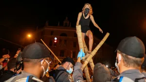 בבלפור, בקיסריה - ועל הגשרים: אלפים הפגינו נגד רה"מ