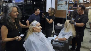 הדר לוי יצאה לבדוק למה אנשים עם שיער אפור או שיבה מרוצים יותר?