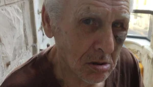 ניצול שואה הוכה באכזריות: "הרביץ לי עם שרשרת ברזל בגב"