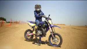 החיים יפים כשאתה בן 8: הכירו את רוכבת אופנועי השטח הצעירה בישראל