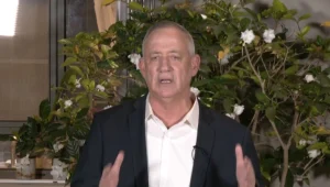 גנץ: "מומחי פלגנות נלחמים במאמצים להיאבק בנגיף"