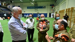 גנץ בבני ברק: "צריך לקחת אחריות - כשמסתירים מידע מישהו נפגע"